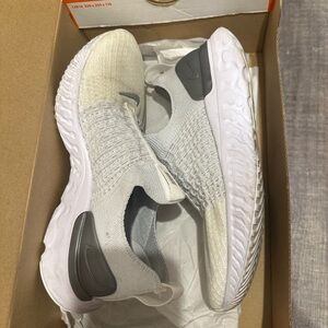 NIKE REACT PHANTOM RUN SHOE